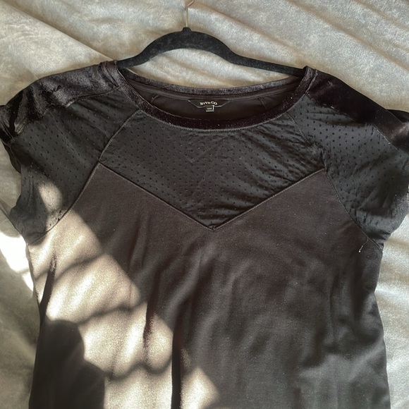 RW & Co black T shirt with sheer sleeves and velvet - Picture 3 of 10